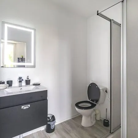 L'authentique *studio *parking Prive* *wifi*calme